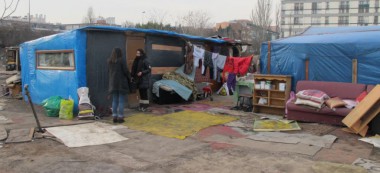 Ivry, une délégation du bidonville de Roms suspend le Conseil municipal