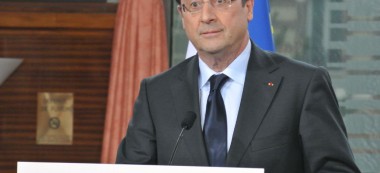 Alfortville organise un rassemblement pour la paix au Artsakh en présence de François Hollande