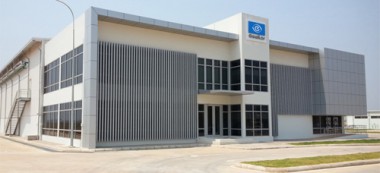 Essilor ouvre une usine au Laos