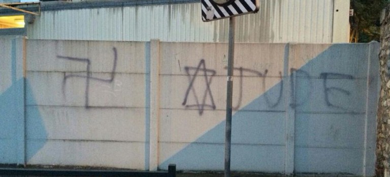 Tags antisémites devant la synagogue de Joinville