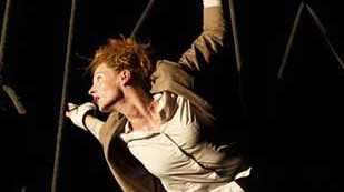 Entre cirque et danse aérienne: Mélissa Von Vépy à Choisy