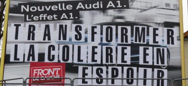Le Front de Gauche revisite les panneaux publicitaires à Créteil