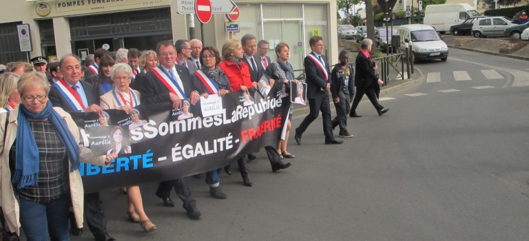 Un millier de personnes ont rendu hommage à Aurélie Chatelain à Villejuif