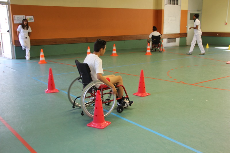 parcours-fauteuil-collège-prunais-centre-de-rééducation-villiers-juin-2015