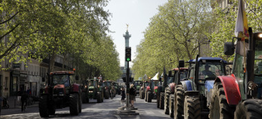 Manif et bouchons : les tracteurs débarquent porte de Vincennes