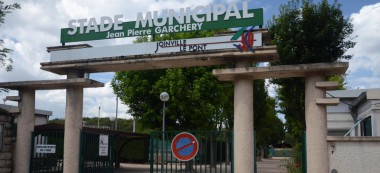 Stade Garchery : le maire de Joinville tracte sa pétition au RER