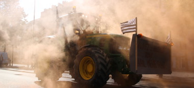 La manif de tracteurs séduit les Parisiens