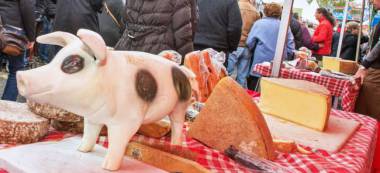 La foire aux cochons de Champigny-sur-Marne au coeur de la campagne des régionales