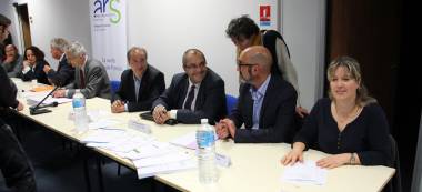 Accès aux soins : sept villes du Val-de-Marne signent un contrat local de santé