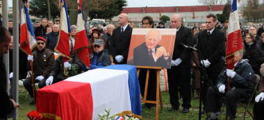 Des centaines de citoyens ont rendu un dernier hommage à Gaston Viens