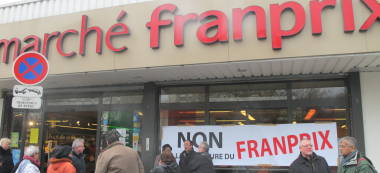 A Ivry-sur-Seine, les habitants de Monmousseau défendent leur Franprix de quartier