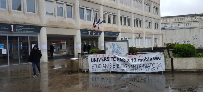 La CGT et l’Unef Upec manifestent devant la fédération PS du Val-de-Marne