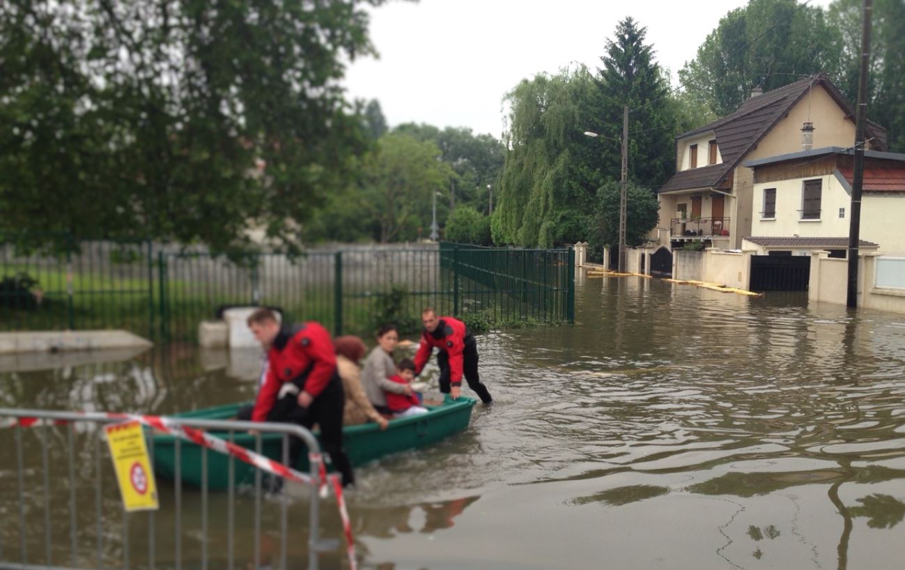 Inondations Un Millier Dhabitants Invités à évacuer à Villeneuve