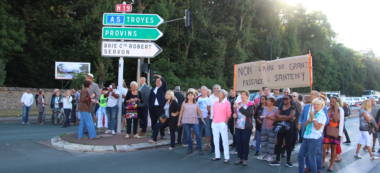 150 manifestants contre le projet d’aire de grand passage à Santeny
