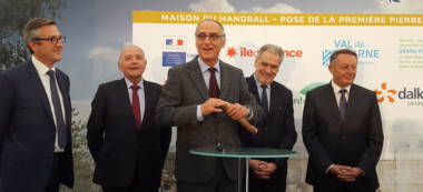 Le foot a Clairefontaine, le rugby Marcoussis, et le hand aura Créteil dès 2018