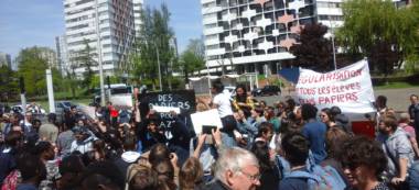 Elèves et profs solidaires des lycéens sans papier ont donné de la voix à Créteil