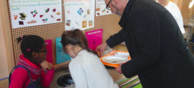 Ivry-sur-Seine trie ses déchets alimentaires à l’école et bientôt à la maison