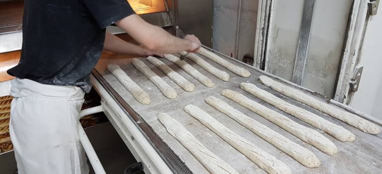 Travail des boulangers 7 jours sur 7 : l’amendement controversé de Laurent Lafon