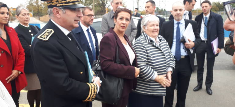 En visite à Orly, la ministre évoque la réforme du Grand Paris