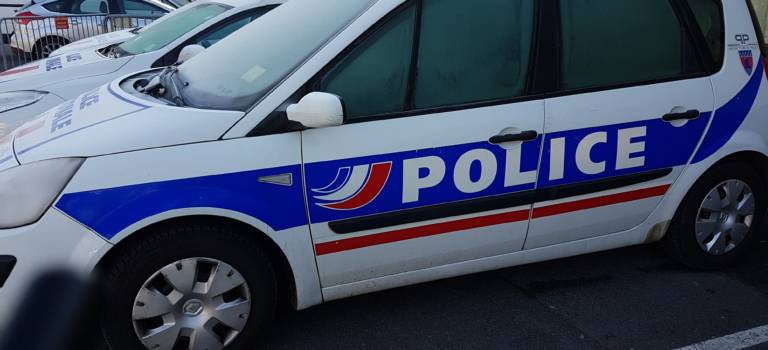 Seine-et-Marne: un policier grièvement blessé par un véhicule de la BAC qui poursuivait un chauffard