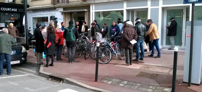 Disparition des bureaux de poste en Val-de-Marne : manifs et motions se succèdent
