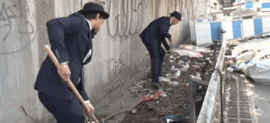 A Choisy-le-Roi, les gentlemen de la propreté nettoient les bords de l’A86