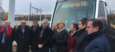 Paris-Orly: la première rame du tramway T9 inaugurée