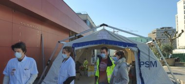 Créteil: une nouvelle tente pour orienter les patients coronavirus aux urgences de l’hôpital Mondor