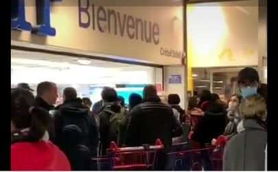 Coronavirus: La police obligée de gérer la foule au Carrefour de Créteil Soleil