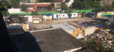 Assistance aux bidonvilles roms confinés en Val-de-Marne: maraudes, actions en justice et polémiques