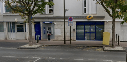 La Poste ouvre 16 bureaux en Val-de-Marne pour les colis et recommandés