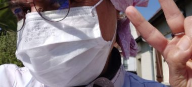 Noiseau: les cousettes bénévoles ont déjà livré 1000 sur-blouses aux soignants
