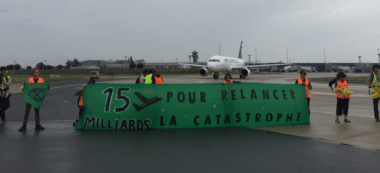 Des militants d’Extinction Rebellion perturbent la reprise de l’aéroport d’Orly