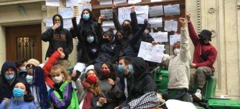 Paris: semi-blocus au lycée Turgot à propos du protocole sanitaire
