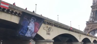 Paris: l’Armée du Salut déploie le drapeau tricolore de la misère au pont d’Iéna
