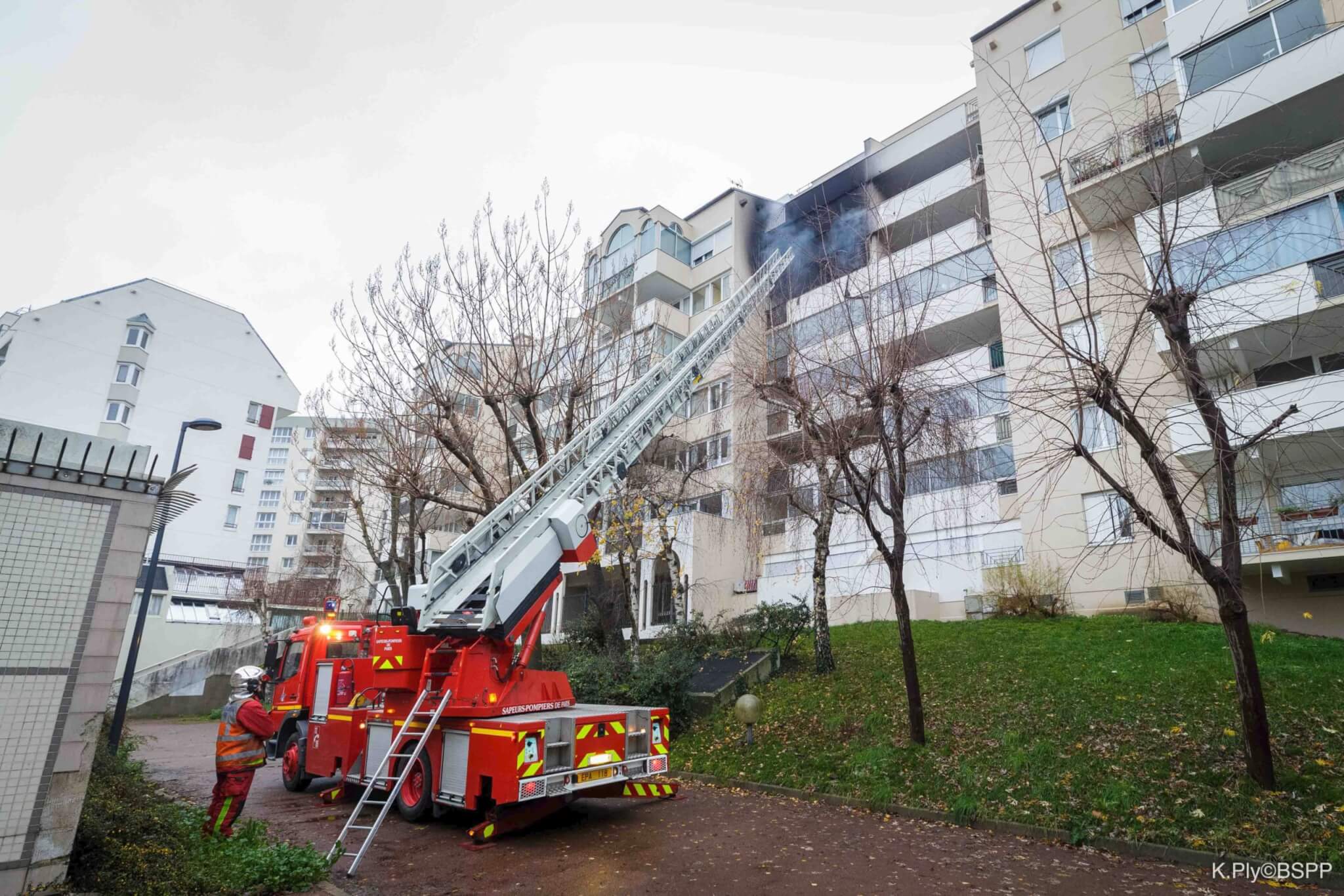 Incendie A Noisy Le Grand Trois Pompiers Legerement Blesses 94 Citoyens