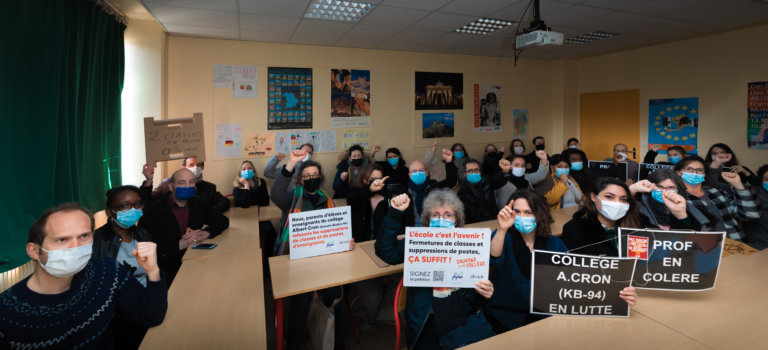 Le Kremlin-Bicêtre: rassemblement contre des fermetures de classes au collège Albert Cron