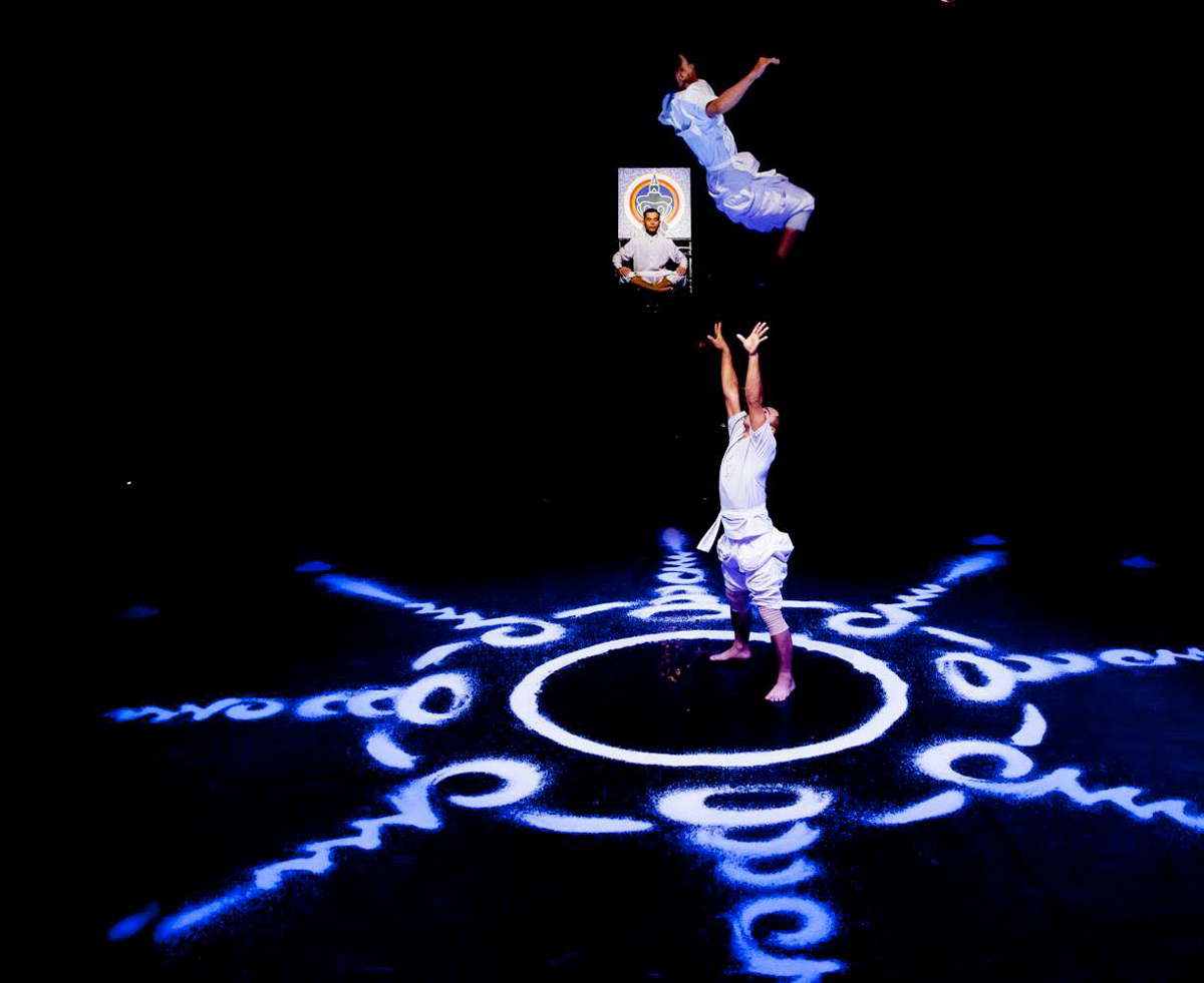 White gold: an inventive circus in Choisy-le-Roi