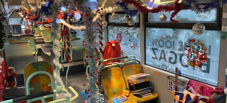 Val-de-Marne: le 1er bus solidaire de la RATP récolte plus de 1000 jouets pour les Restos du cœur