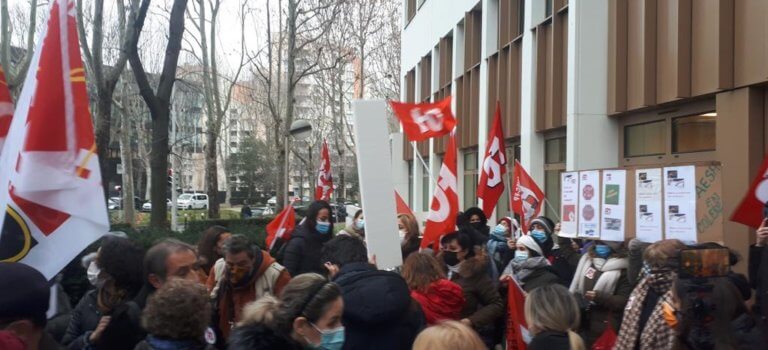 Val-de-Marne: les aides aux élèves handicapés (AESH) en grève illimitée pour “un vrai statut, un vrai salaire”