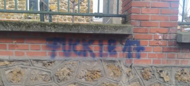 Ivry-sur-Seine : découverte de tags anti-police sur les murs de la gendarmerie