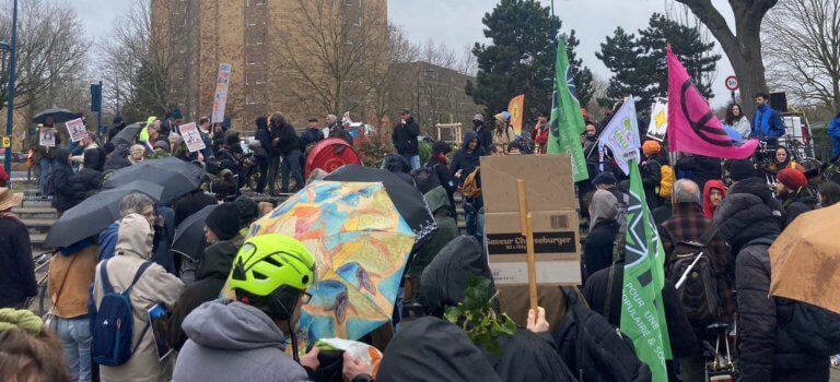 Marche du climat 93 : 300 manifestants de Pantin à Aubervilliers
