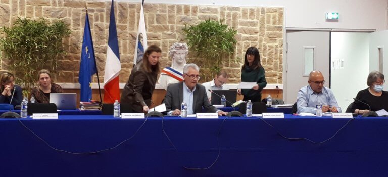 À un mois du vote du budget, le maire de Villeneuve-Saint-Georges tente de recomposer une majorité