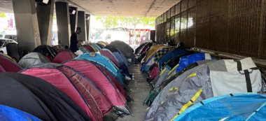 Paris : évacuation d’un campement de jeunes migrants porte de Clignancourt
