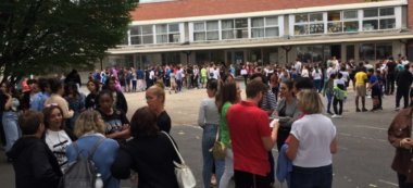 Alfortville : faute de place en classe, des élèves du collège Barbusse restent debout