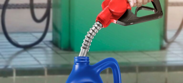 Pénurie de carburant : les jerrycans interdits dans les stations essence de Seine-Saint-Denis