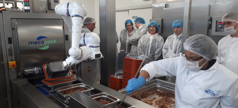 Vitry-sur-Seine : robots et circuits courts pour la  nouvelle cuisine centrale du Val-de-Marne