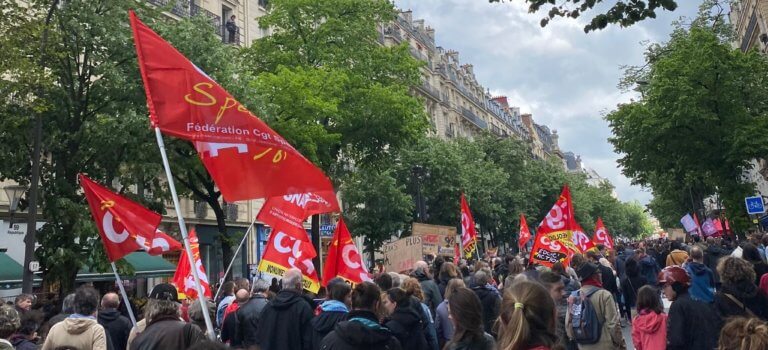 Manifestation du 1ᵉʳ mai très suivie à Paris
