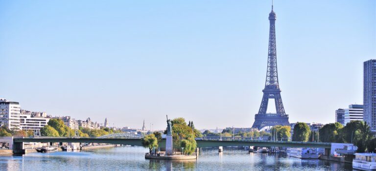Tourisme en région parisienne : la ministre rassure, les hôteliers s’inquiètent