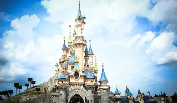 Seine-et-Marne : des employés grévistes de Disneyland Paris menacés de licenciement